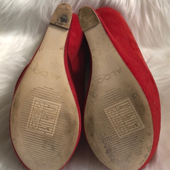 Used red Aldo gravity defying wedge - Picture 8 of 8